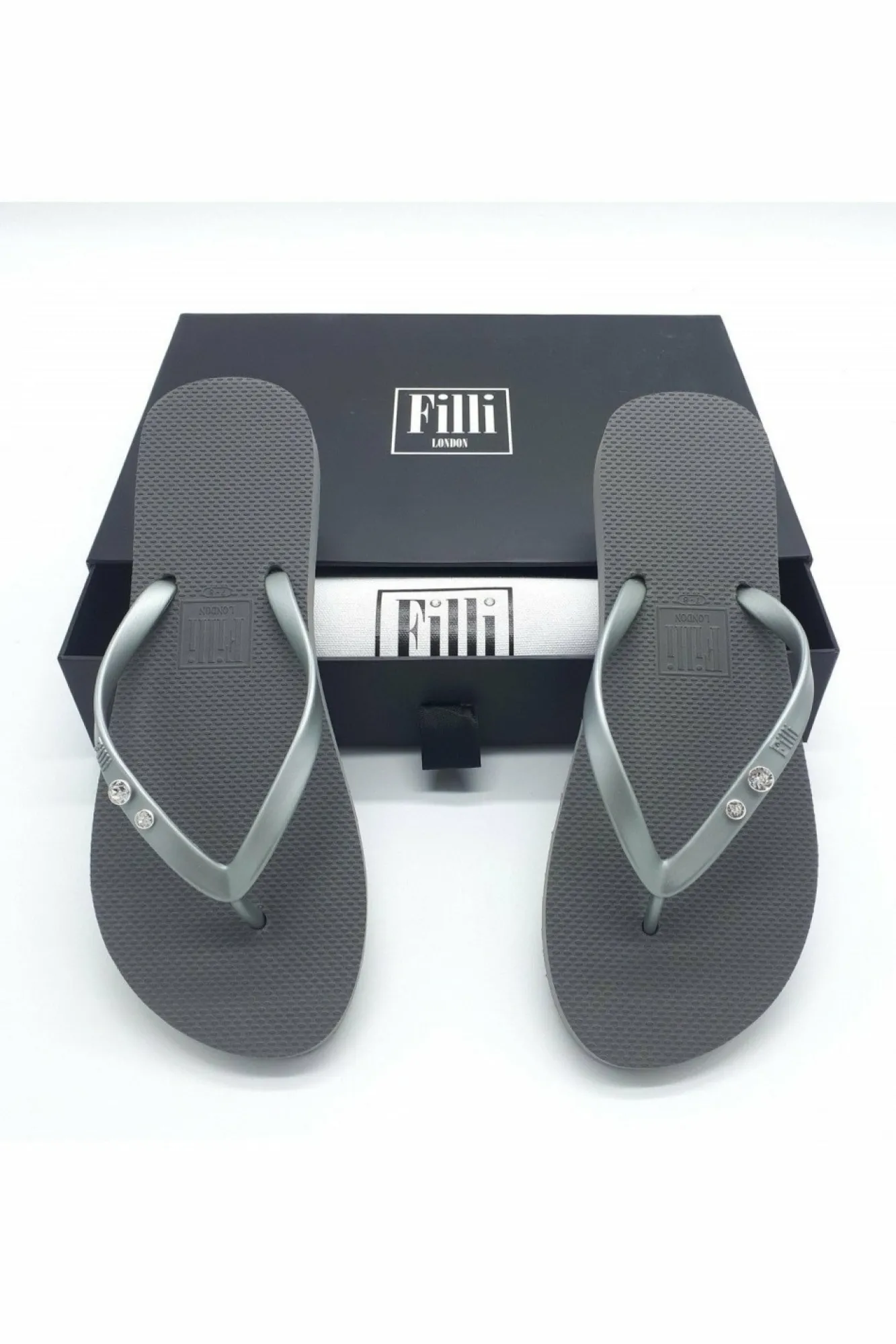 Sandals^Filli London Crystal Diamond Luxury Flip Flops Silver