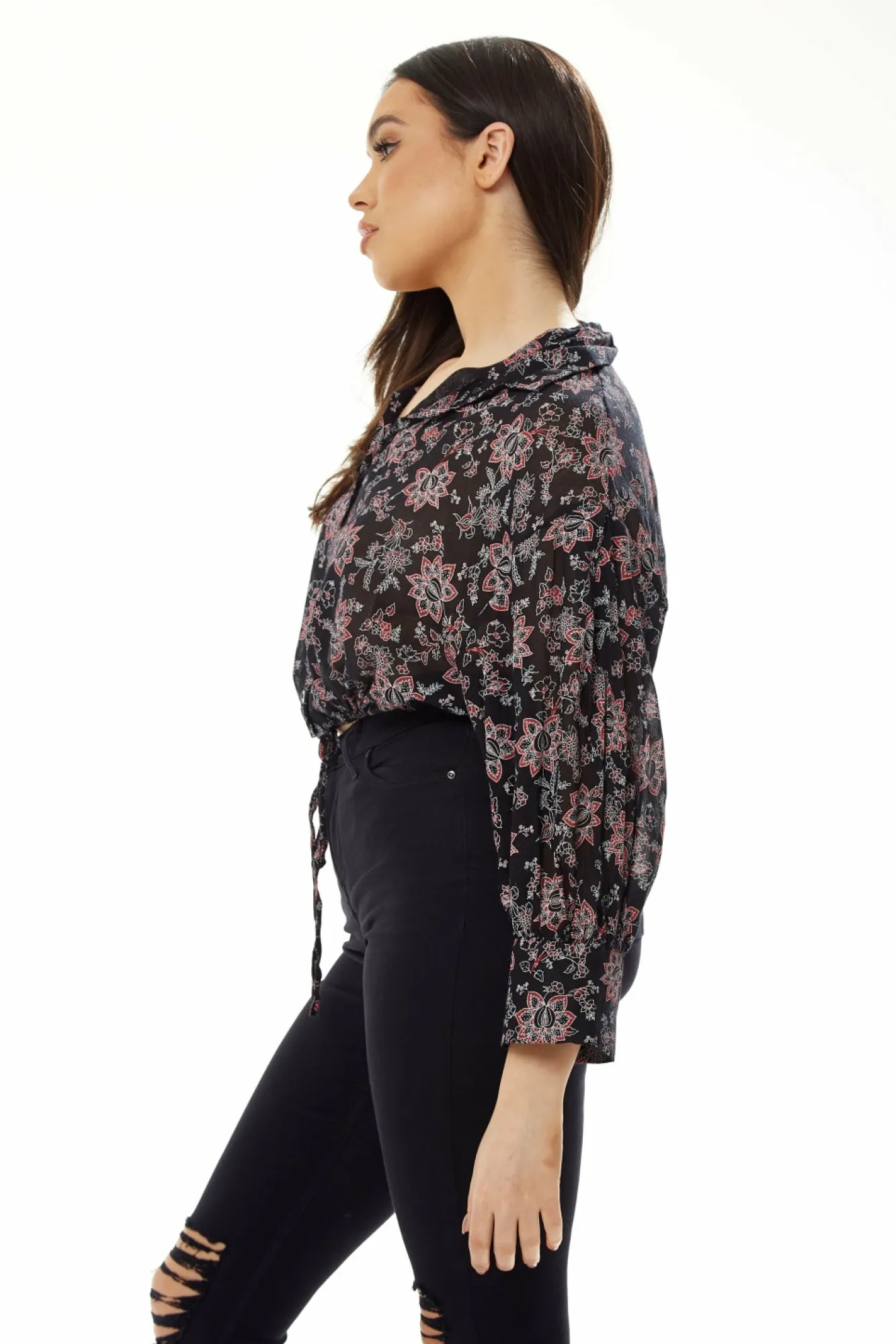 Crop Tops^Liquorish Floral Print Crop Shirt In Black