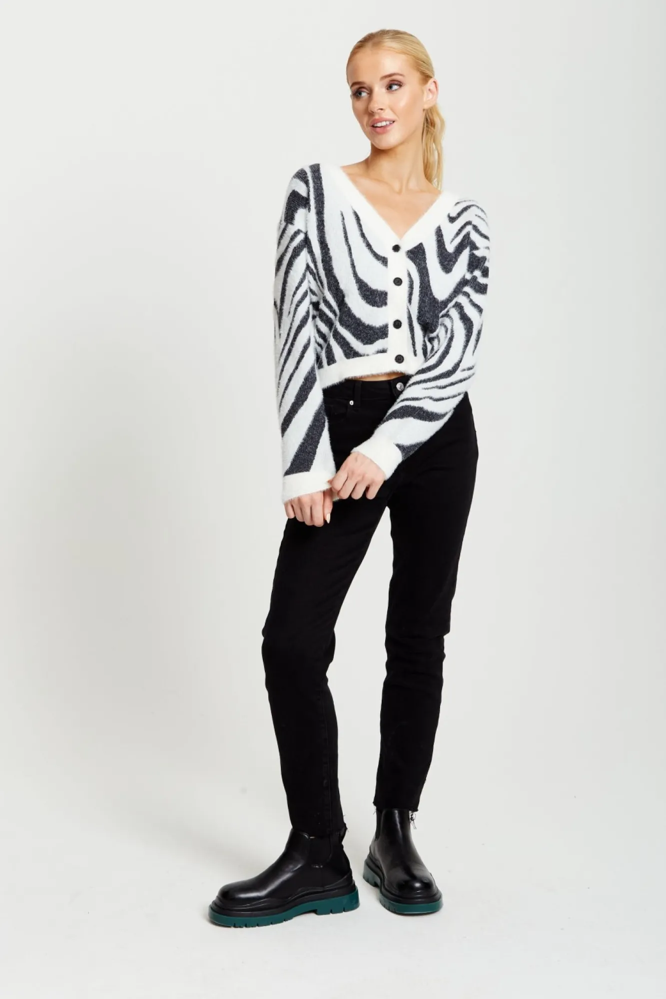 Cardigans^Liquorish Fluffy Black And White Cardigan Blackwhite