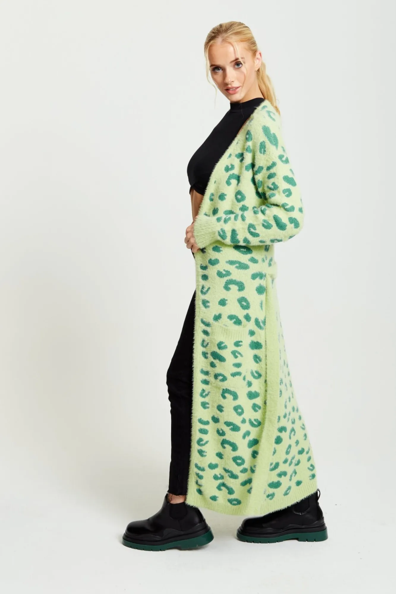 Cardigans^Liquorish Fluffy Longline Cardigan In Animal Print Green