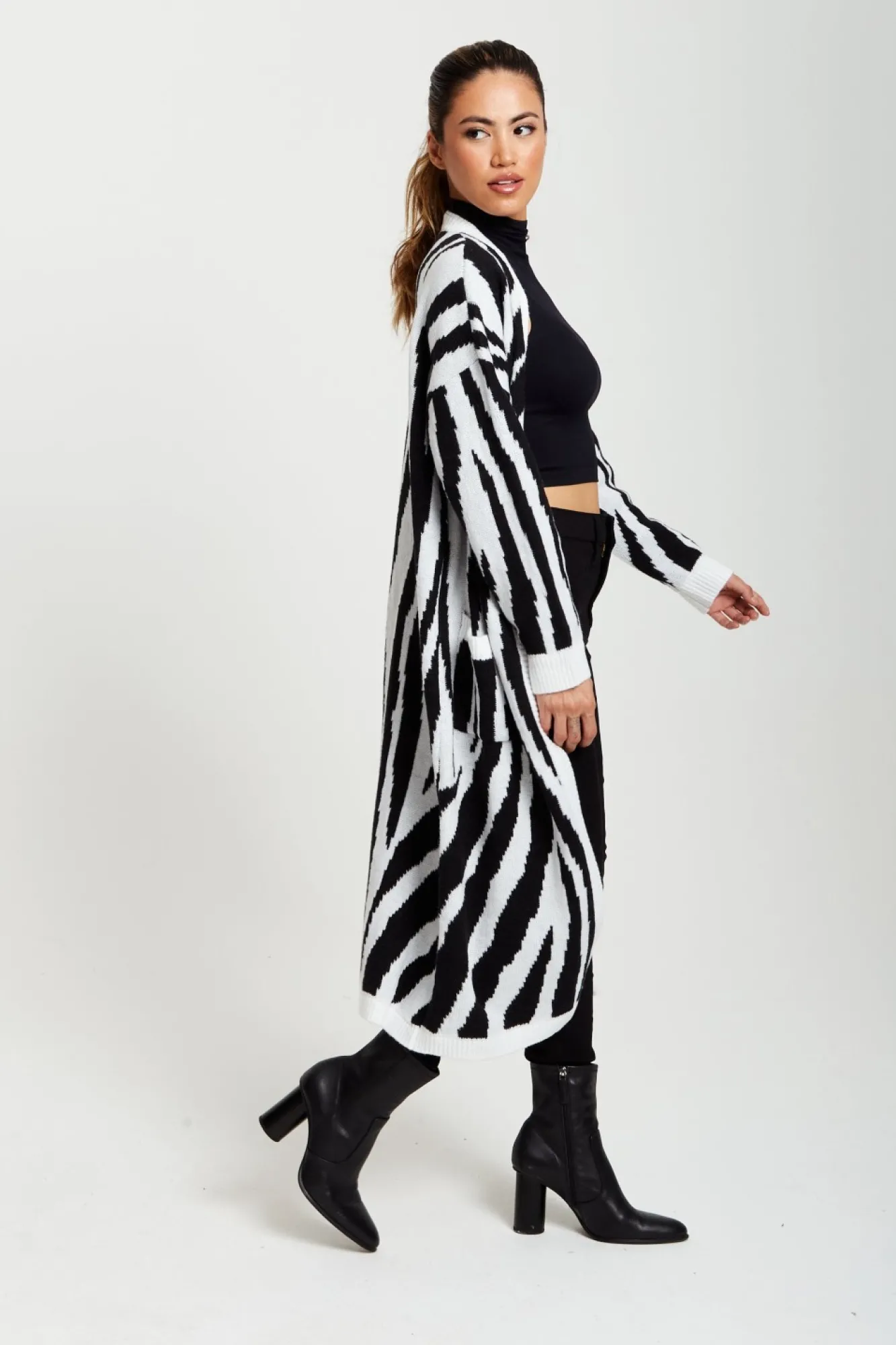 Cardigans^Liquorish Longline Cardigan In Black And White Zebra Pattern Blackwhite
