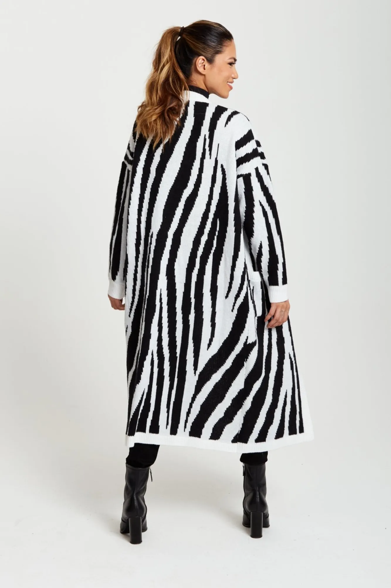 Cardigans^Liquorish Longline Cardigan In Black And White Zebra Pattern Blackwhite