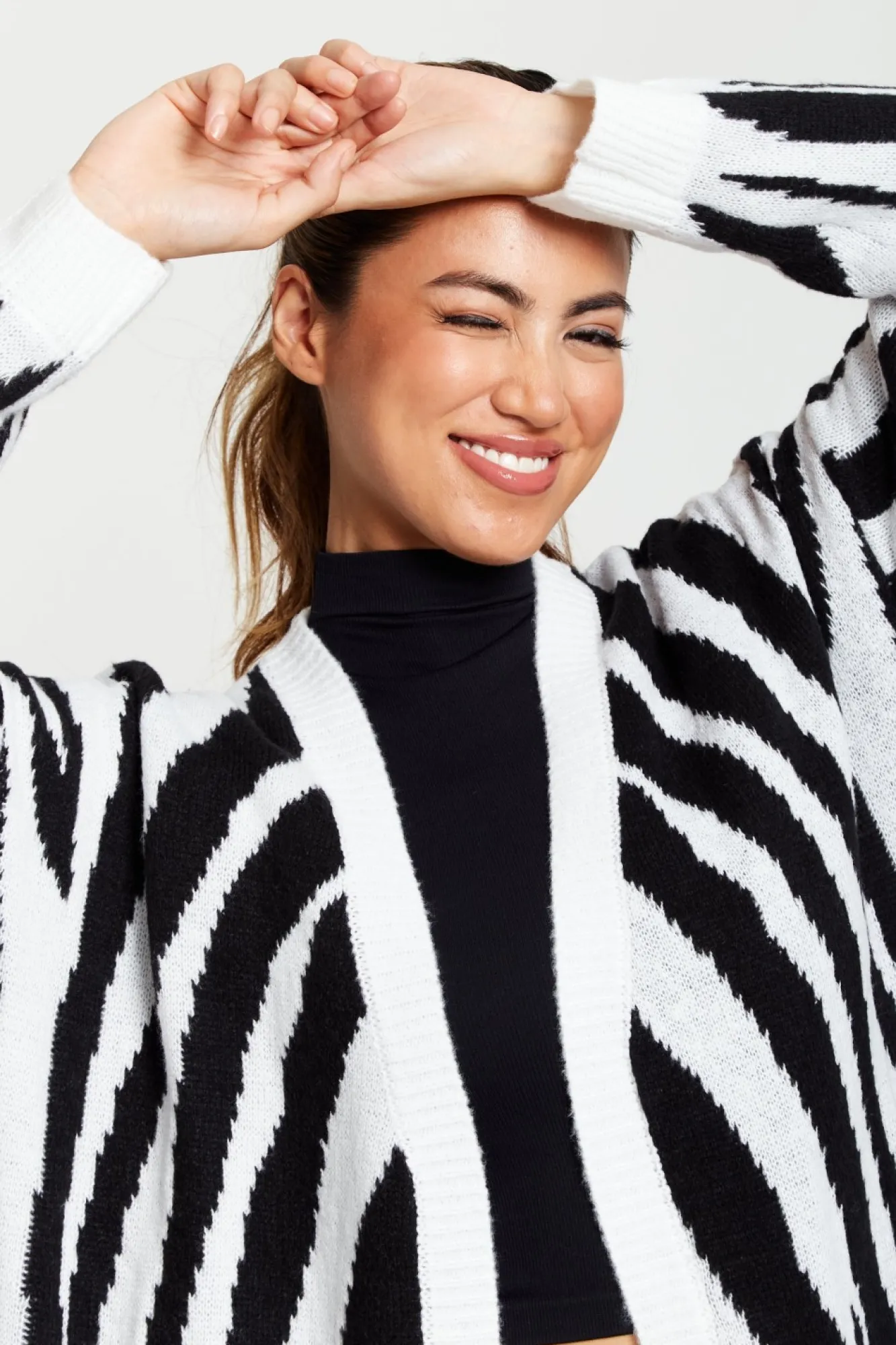 Cardigans^Liquorish Longline Cardigan In Black And White Zebra Pattern Blackwhite