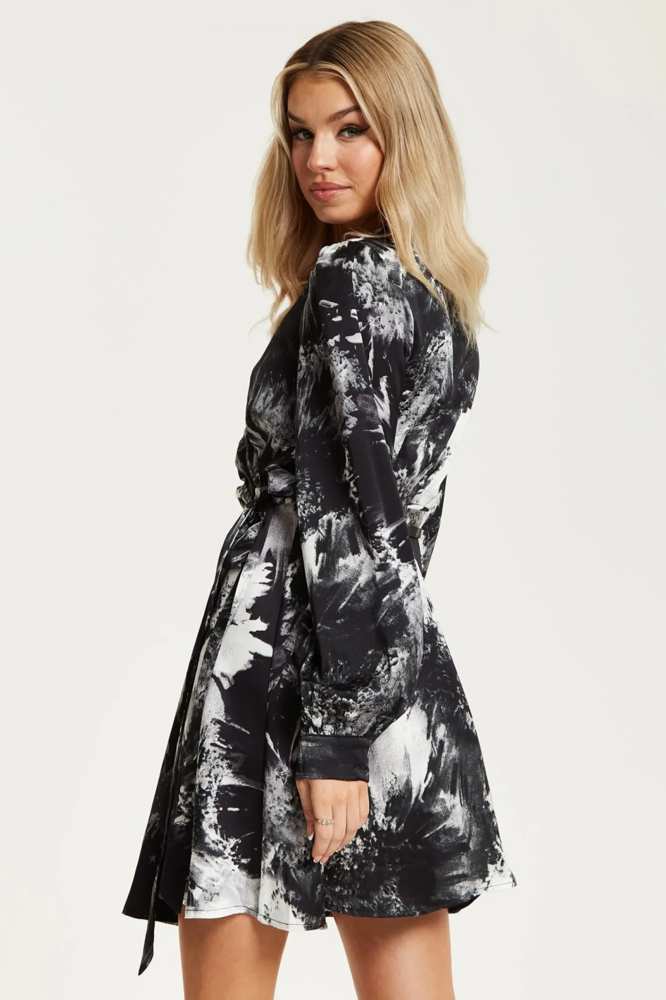 Mini Dresses^Liquorish Mono Abstract Print Mini Wrap Dress Multicolour