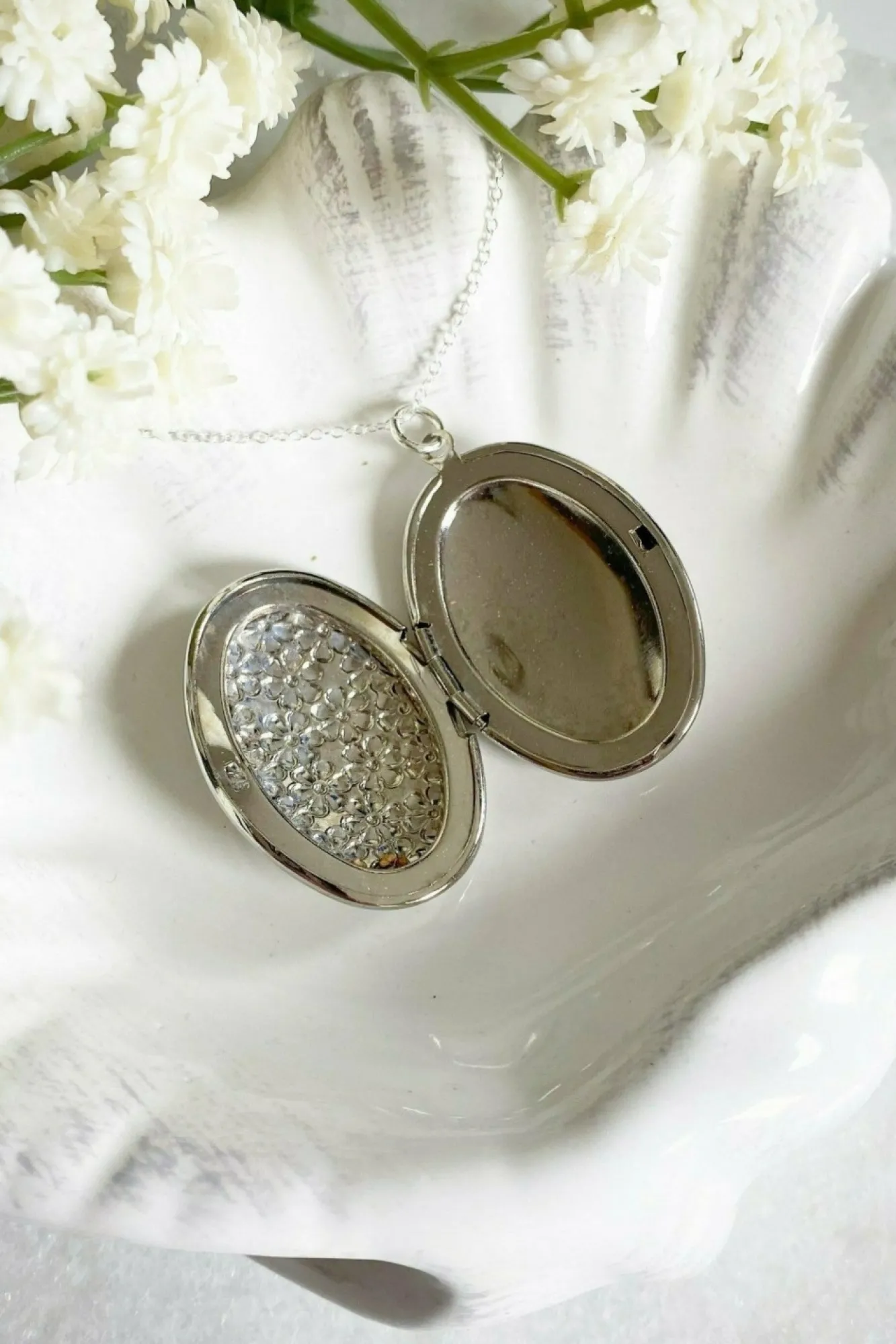 Jewellery^Wisteria London Blossom Flower Oval Locket Silver