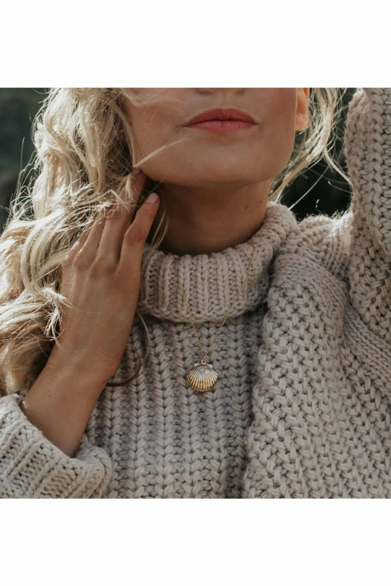 Jewellery^Wisteria London Clemmie Clam Shell Locket Gold